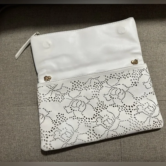 Clutch - Picture 3 of 5